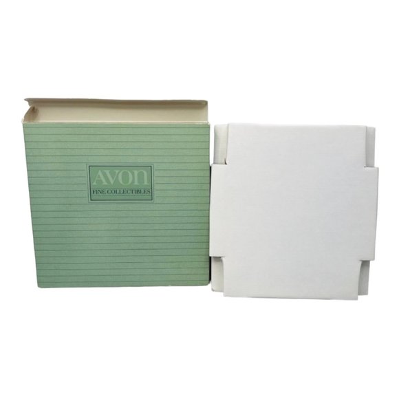 Avon 1987 Christmas Plate "The Magic That Santa Brings" KInd and Jolly Santa - Picture 10 of 11